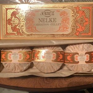 Belle 4711 Carnation Ceillet soaps 3 NWOT RARE